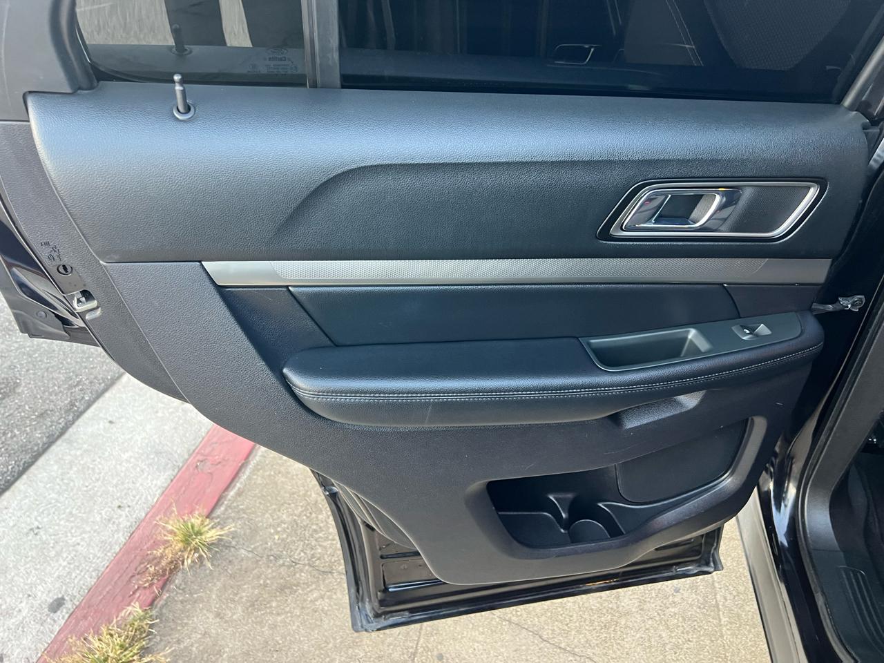 Ford Explorer 4dr XLT 2019