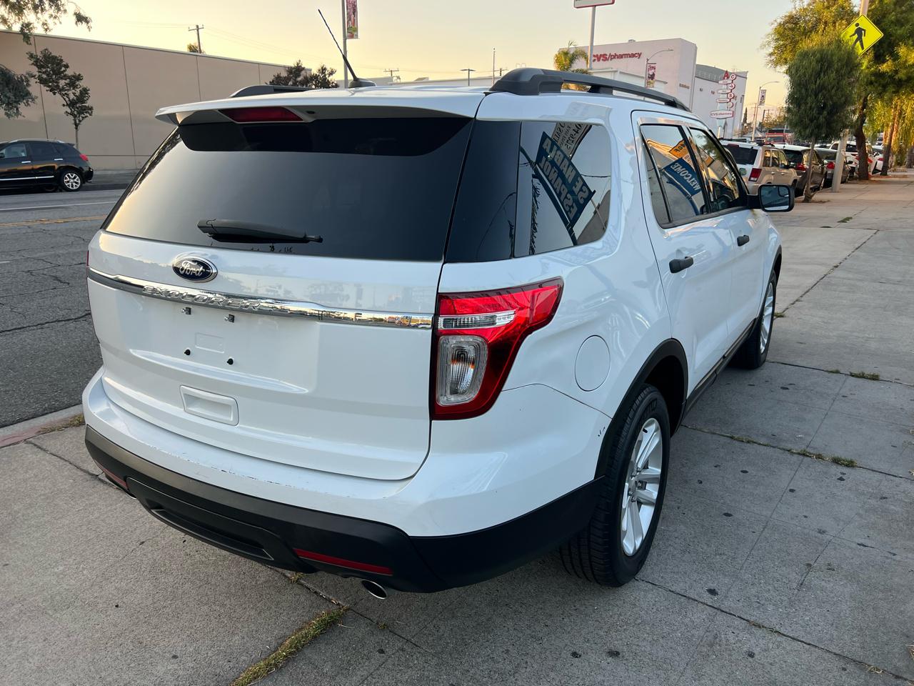 Ford Explorer Base FWD 2015