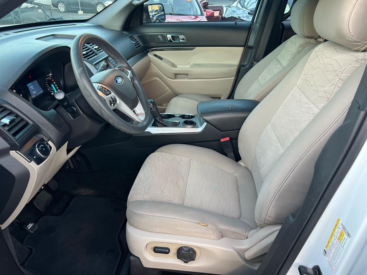 Ford Explorer Base FWD 2015