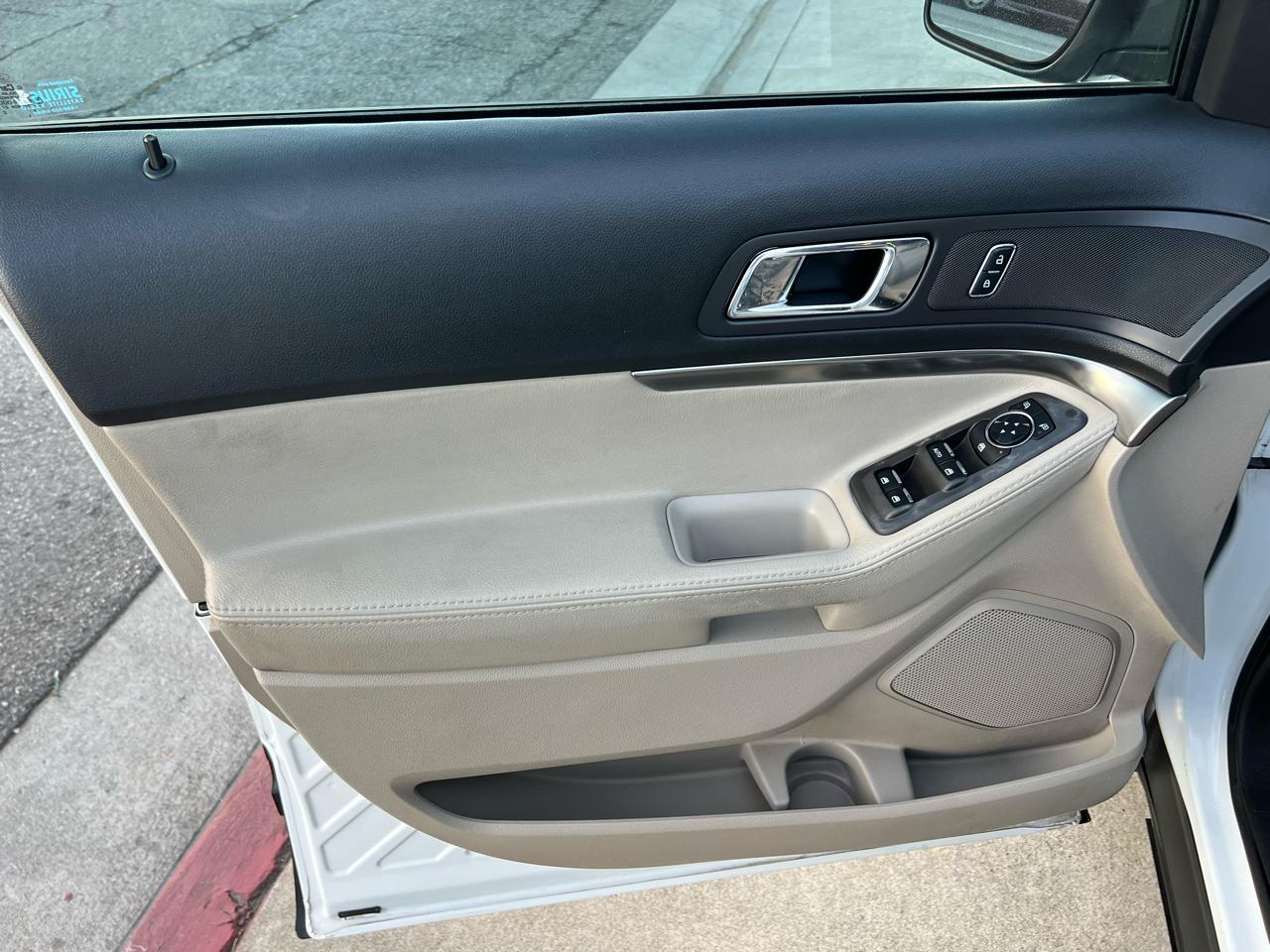 Ford Explorer Base FWD 2015
