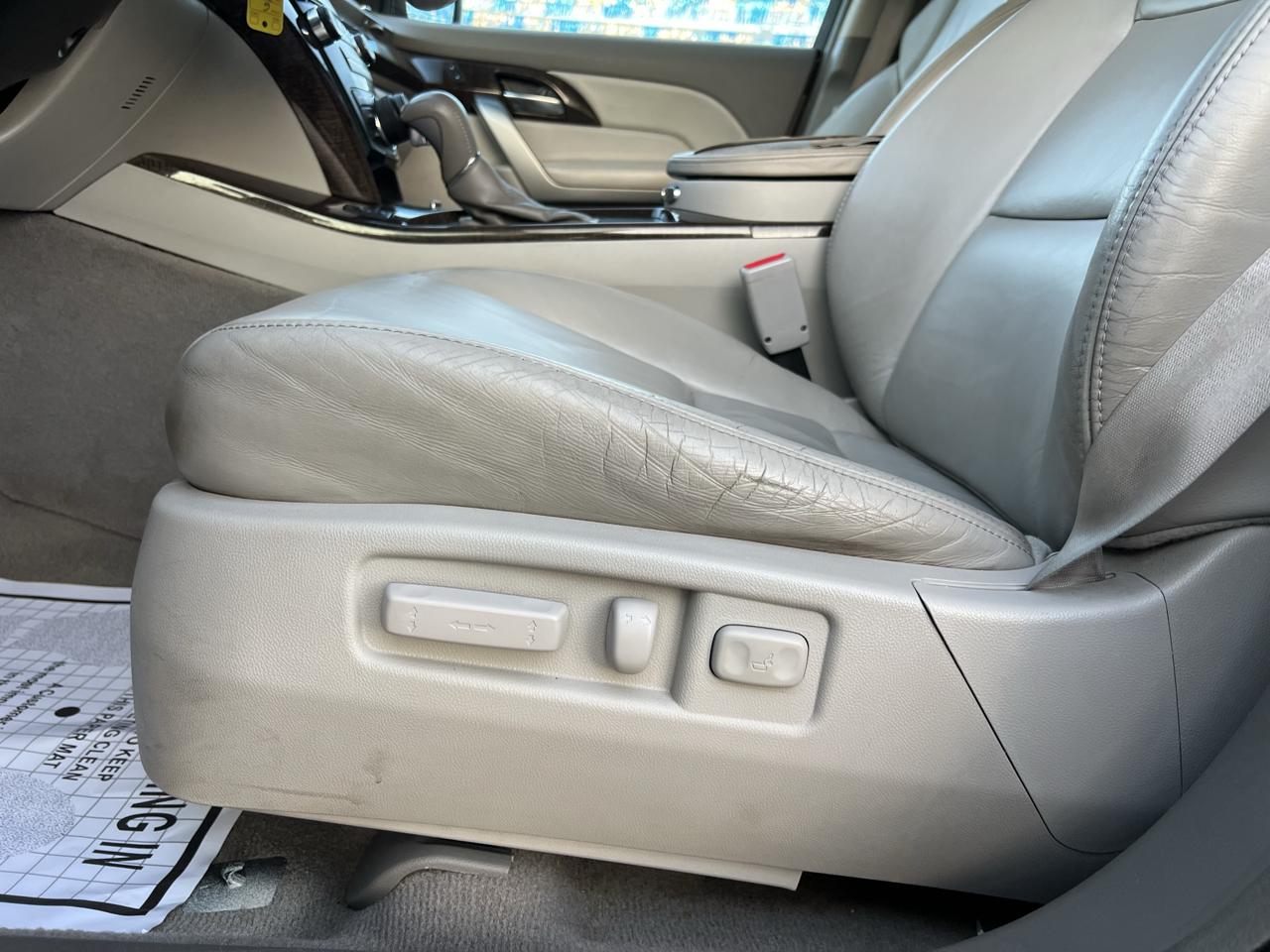 Acura MDX 6-Spd AT w/Tech Package 2011