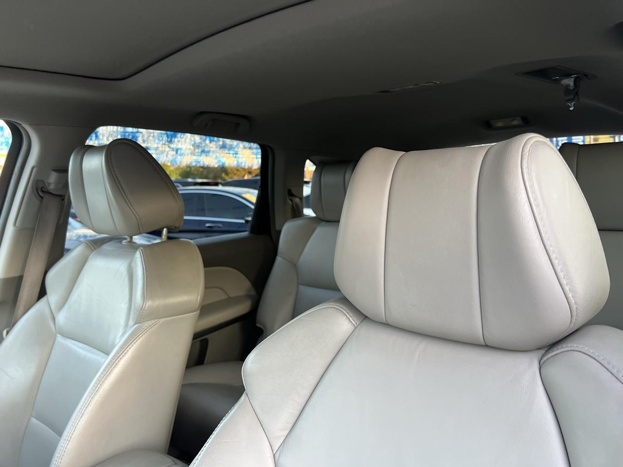 Acura MDX 6-Spd AT w/Tech Package 2011