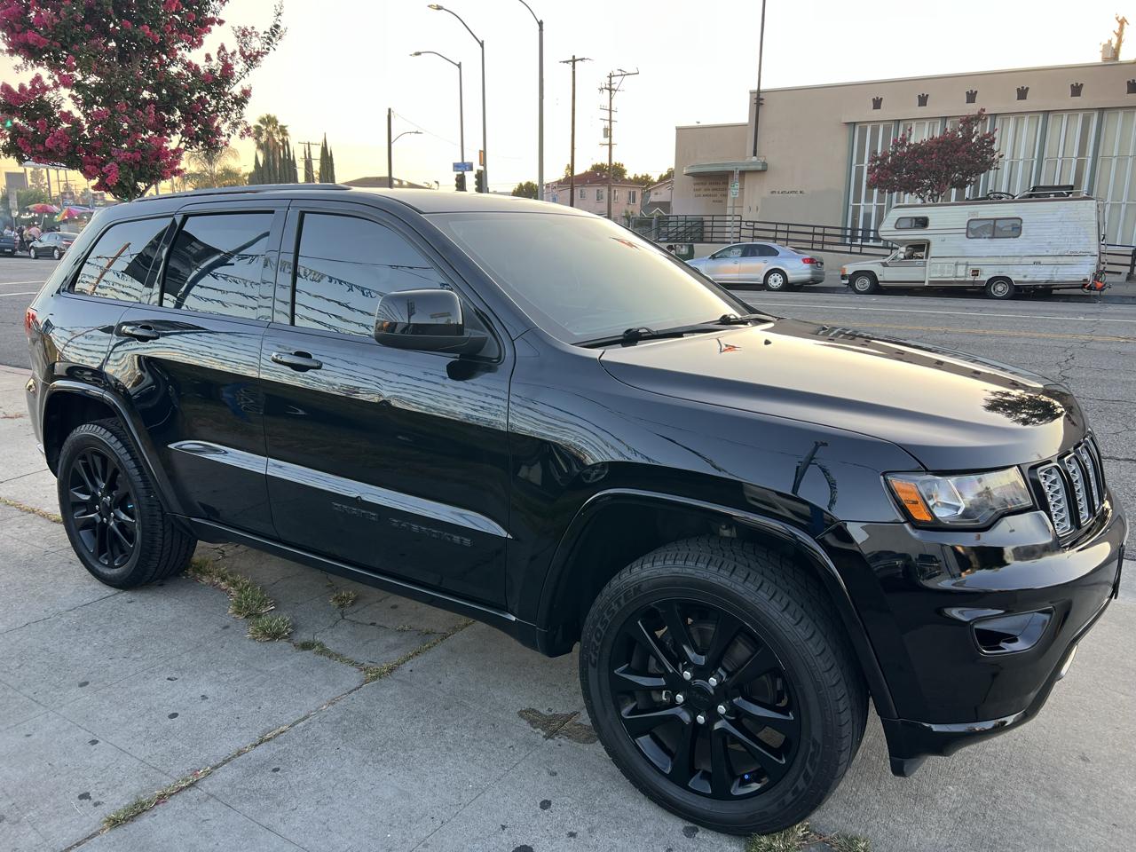 Jeep Grand Cherokee Laredo 4WD 2017