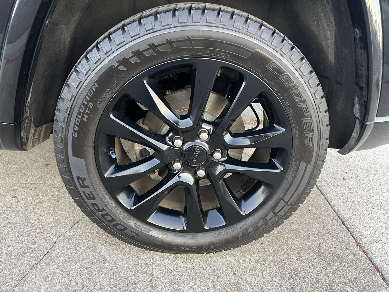 Jeep Grand Cherokee Laredo 4WD 2017