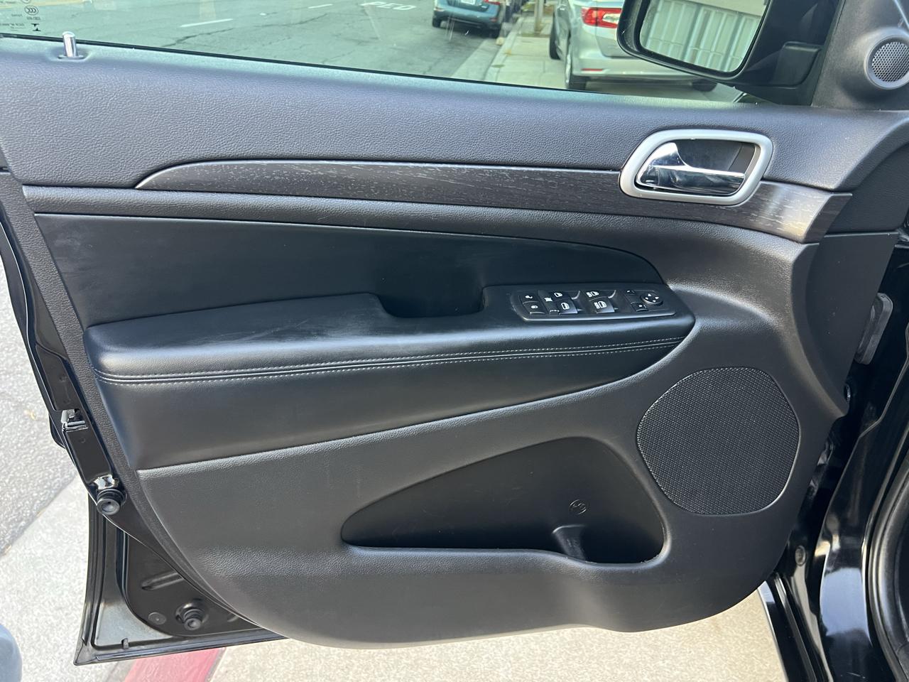 Jeep Grand Cherokee Laredo 4WD 2017