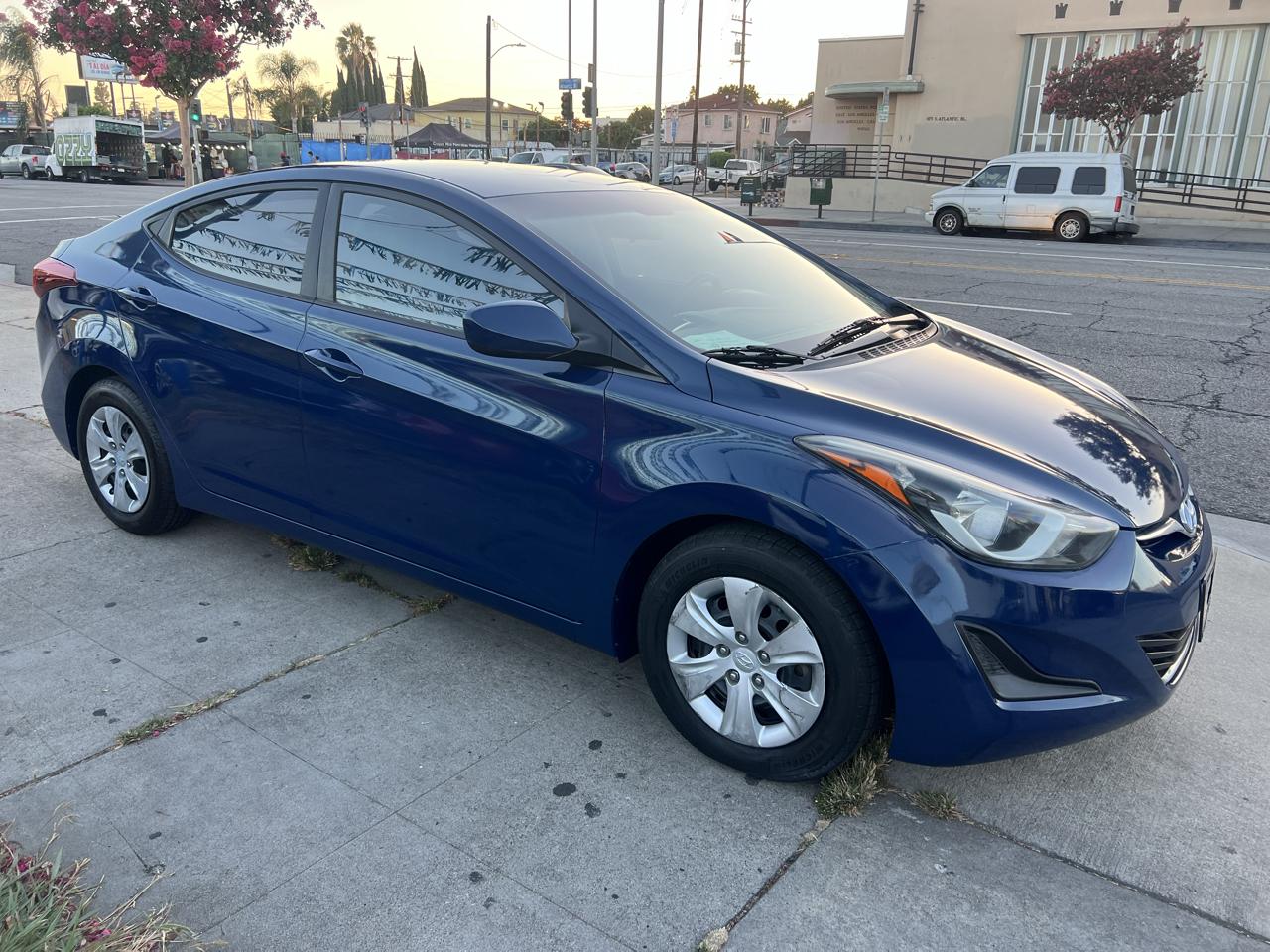 Hyundai Elantra SE 6AT 2016