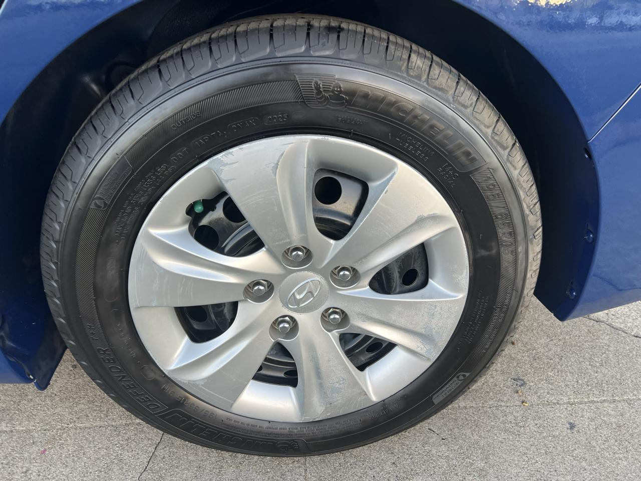 Hyundai Elantra SE 6AT 2016