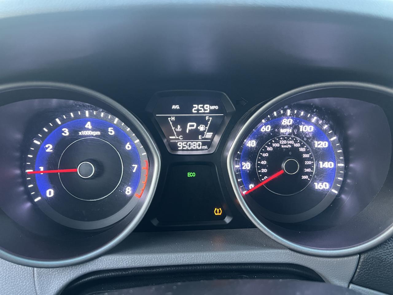 Hyundai Elantra SE 6AT 2016