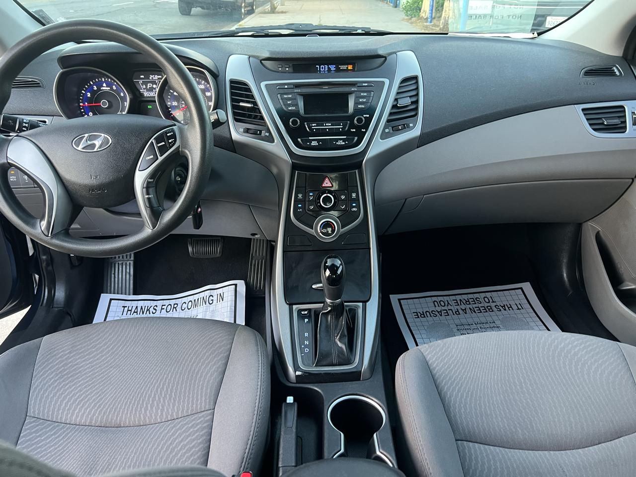 Hyundai Elantra SE 6AT 2016