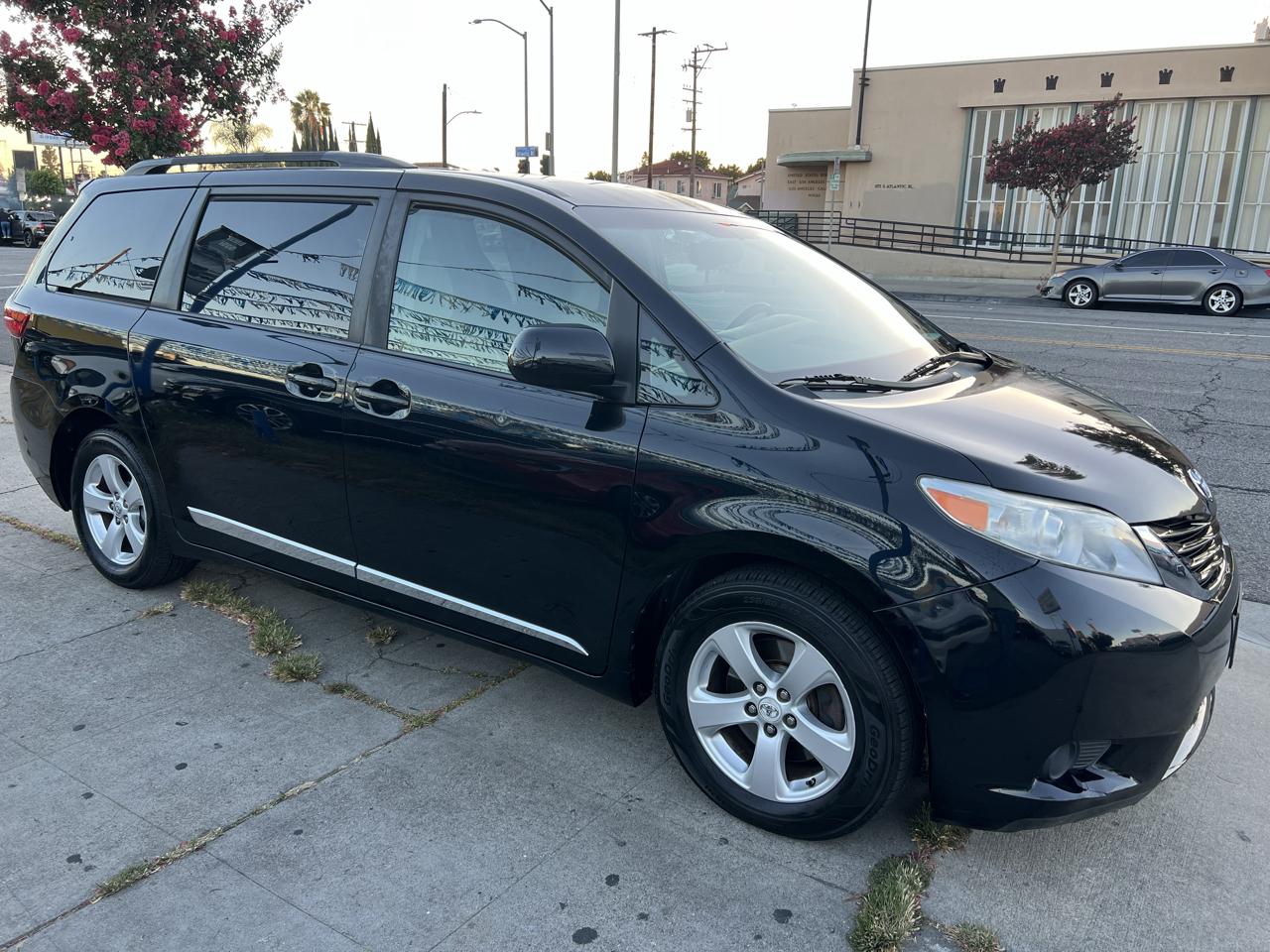 Toyota Sienna LE FWD 8-Passenger V6 2015