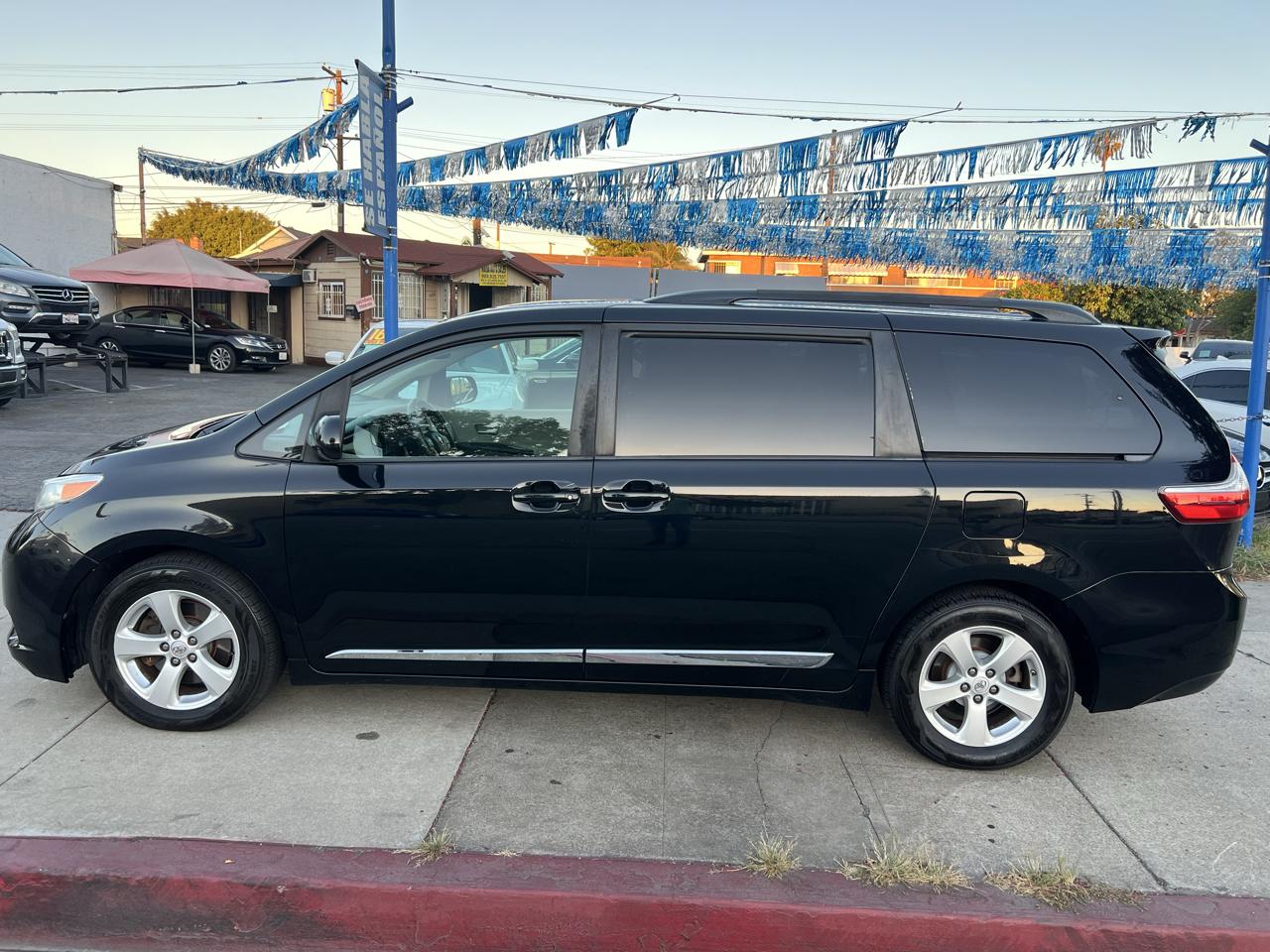 Toyota Sienna LE FWD 8-Passenger V6 2015