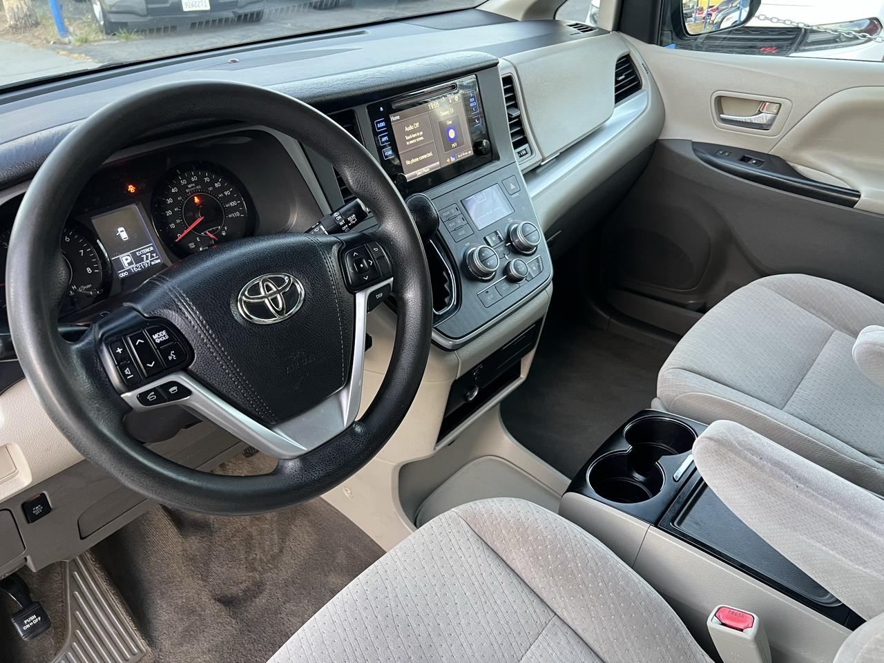 Toyota Sienna LE FWD 8-Passenger V6 2015