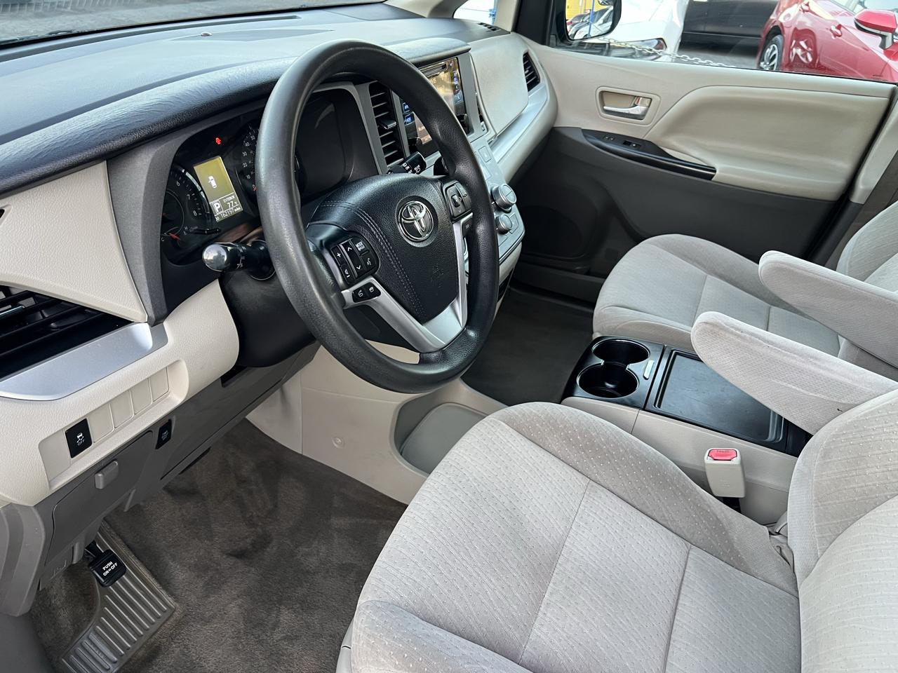 Toyota Sienna LE FWD 8-Passenger V6 2015