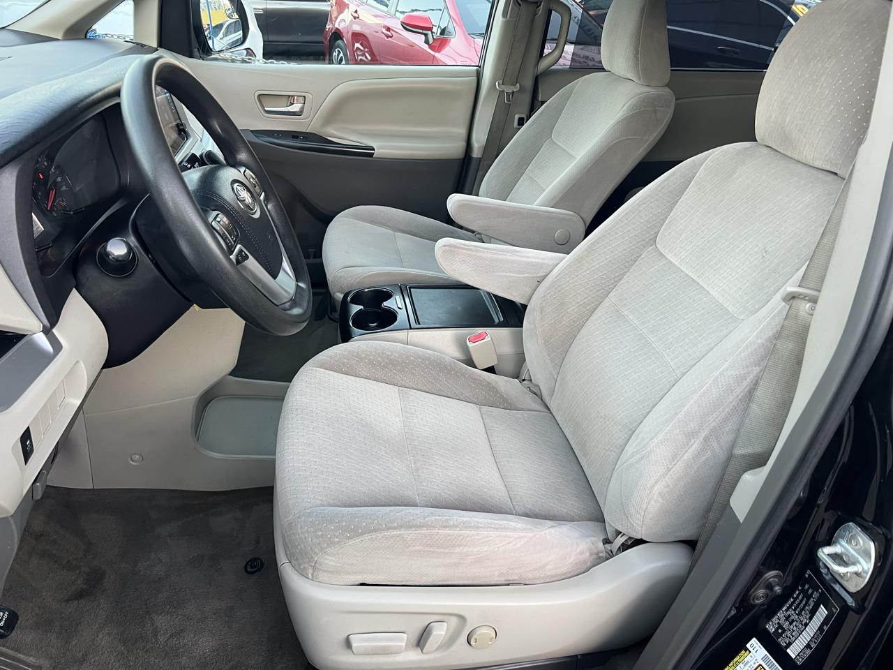 Toyota Sienna LE FWD 8-Passenger V6 2015