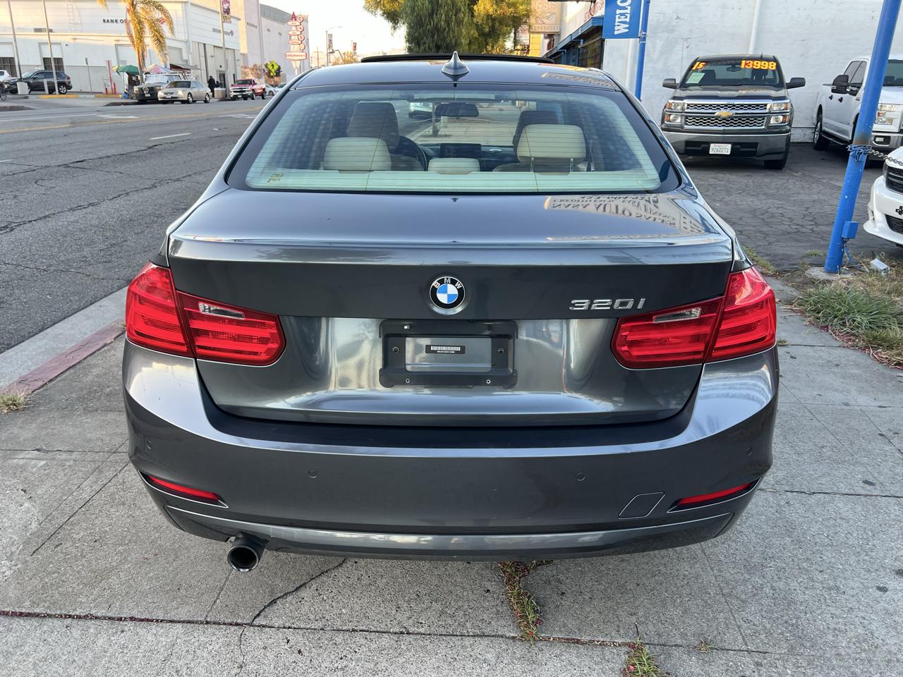 BMW 3-Series 320i Sedan 2013