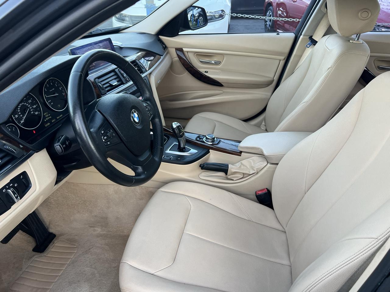 BMW 3-Series 320i Sedan 2013