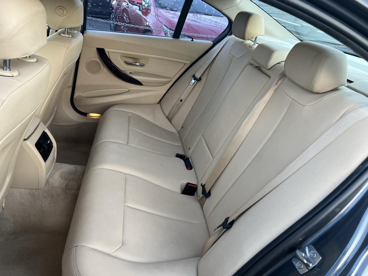 BMW 3-Series 320i Sedan 2013