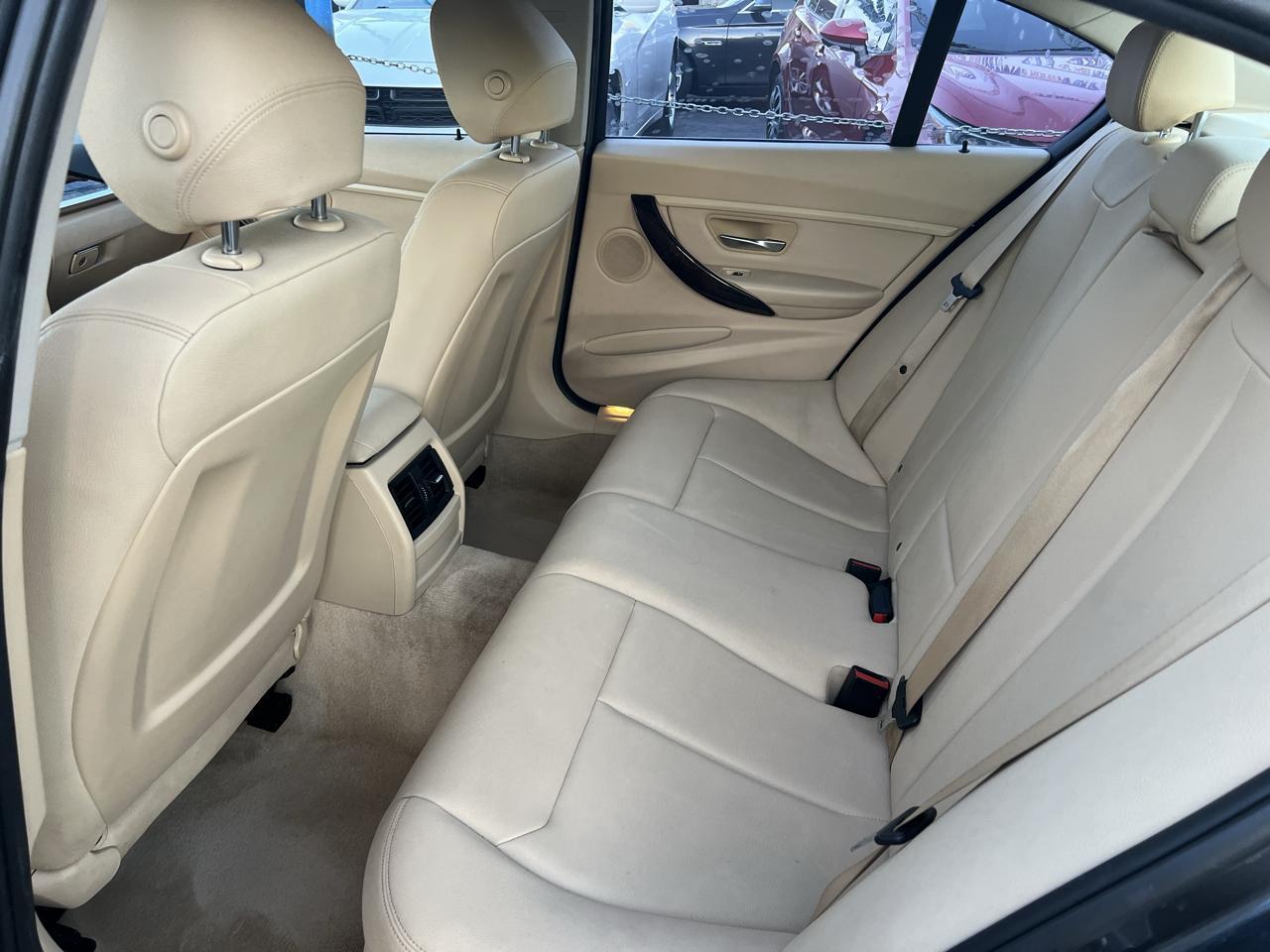 BMW 3-Series 320i Sedan 2013