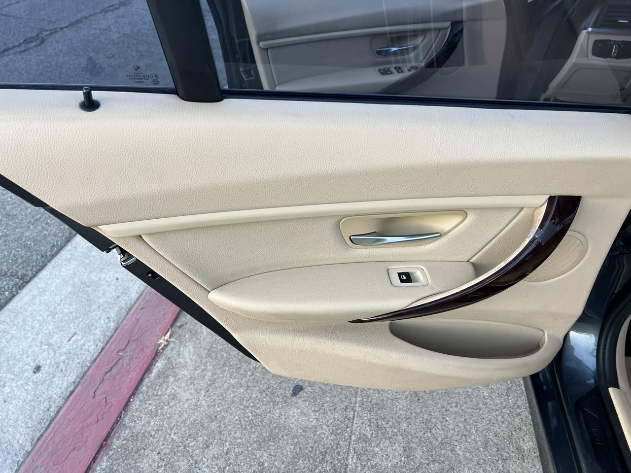 BMW 3-Series 320i Sedan 2013