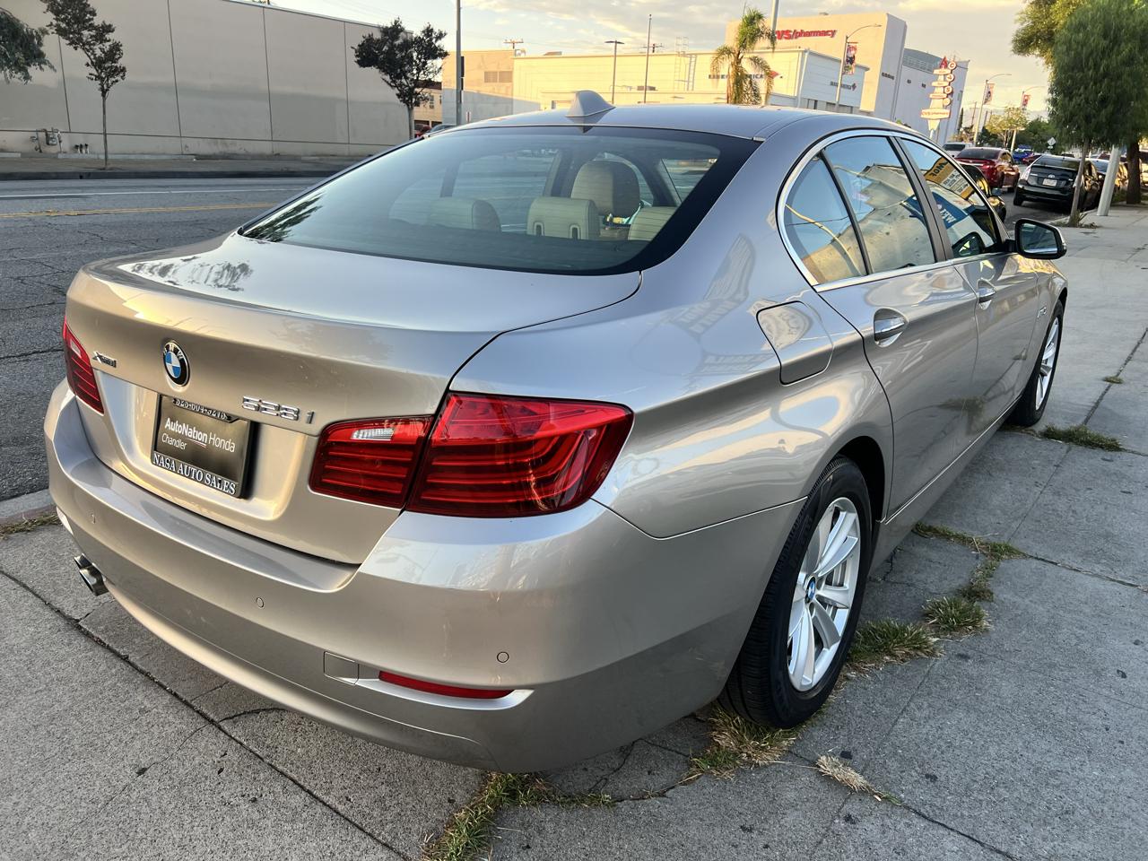 BMW 5-Series 528i xDrive 2016