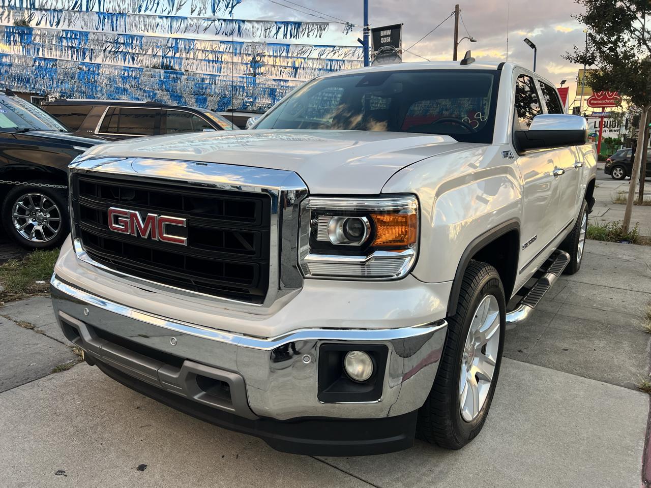 GMC Sierra 1500 Crew Cab 143.5" WB 4WD SLT 2015