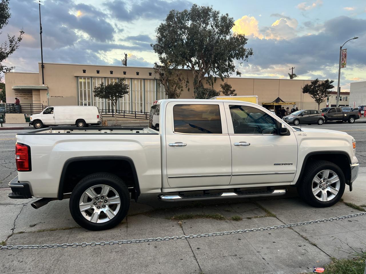 GMC Sierra 1500 Crew Cab 143.5" WB 4WD SLT 2015