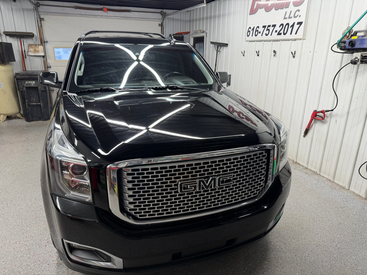 GMC Yukon Denali 4WD 2017