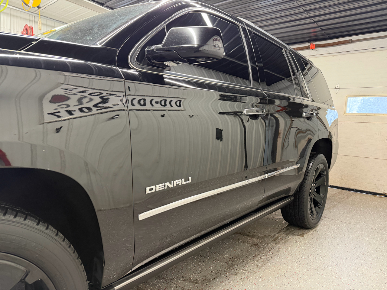 GMC Yukon Denali 4WD 2017