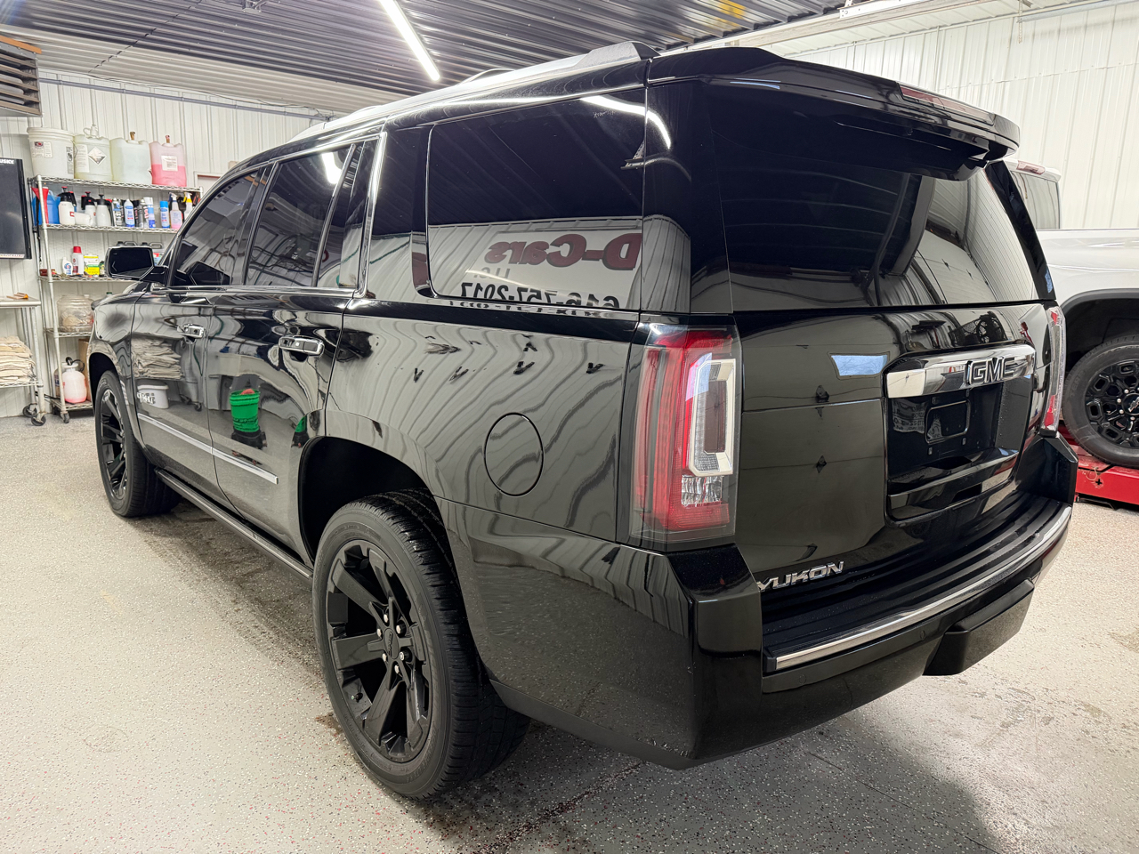 GMC Yukon Denali 4WD 2017