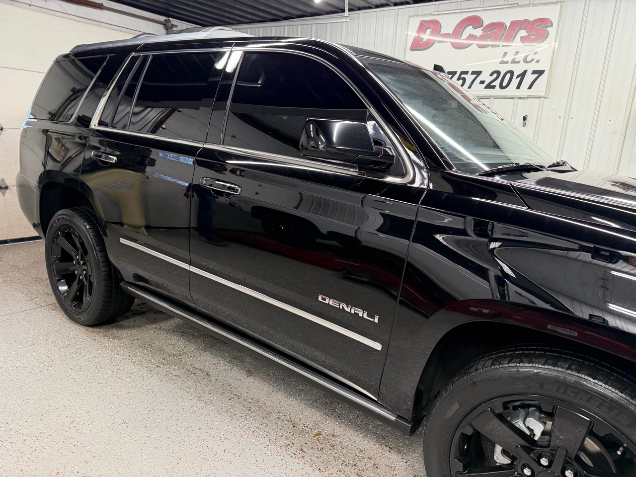 GMC Yukon Denali 4WD 2017