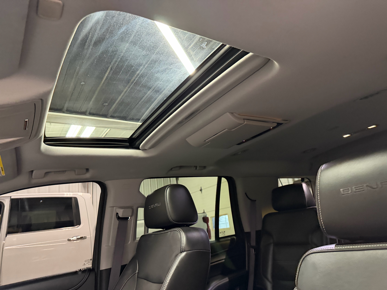 GMC Yukon Denali 4WD 2017