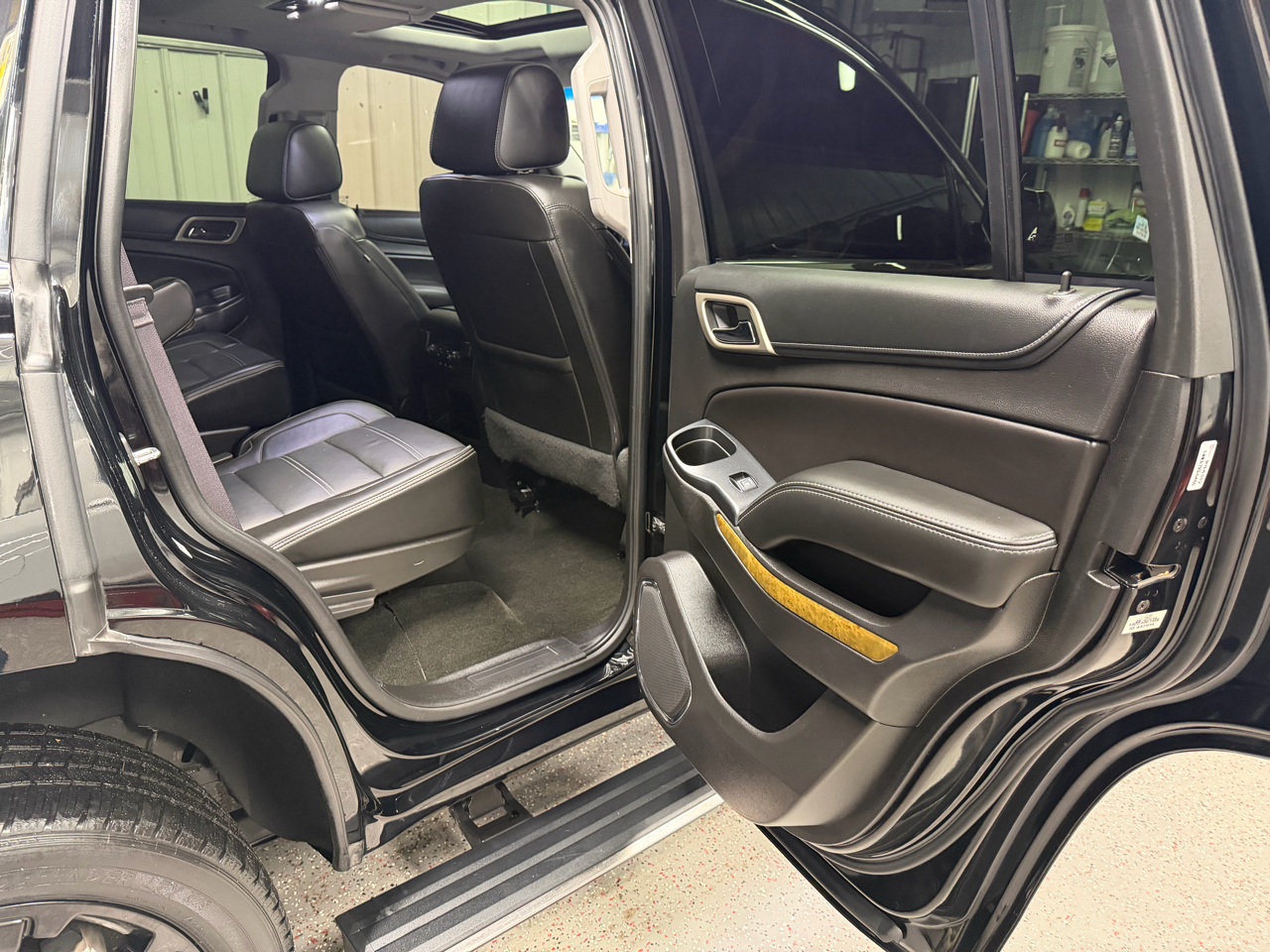 GMC Yukon Denali 4WD 2017