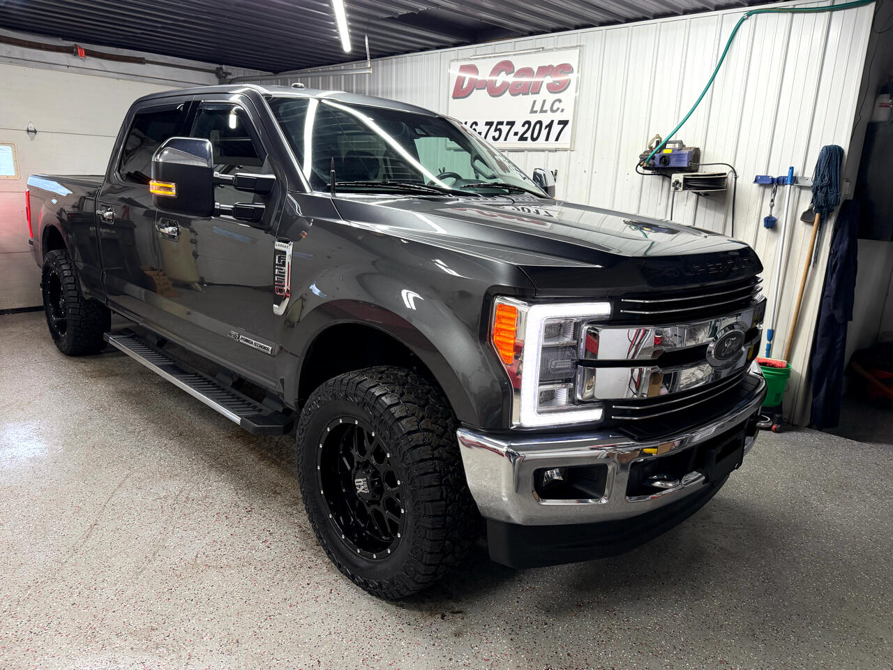 Ford F-250 SD Lariat Crew Cab Short Bed 4WD 2018