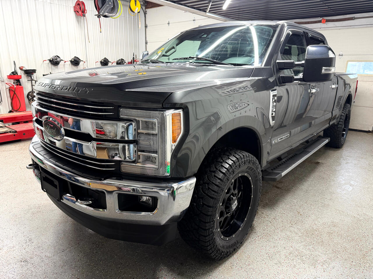 Ford F-250 SD Lariat Crew Cab Short Bed 4WD 2018