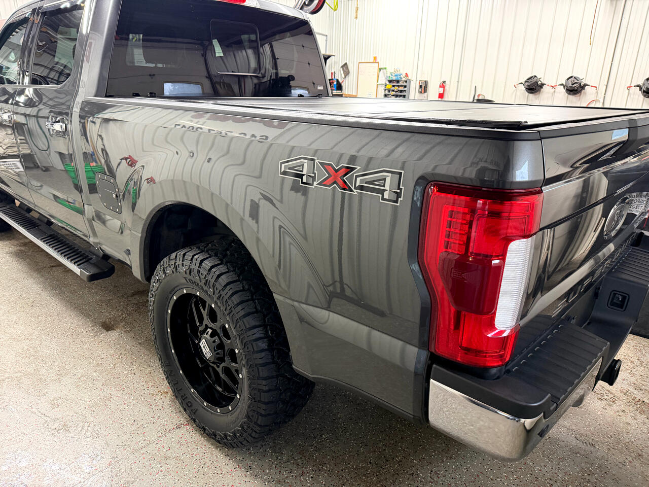 Ford F-250 SD Lariat Crew Cab Short Bed 4WD 2018