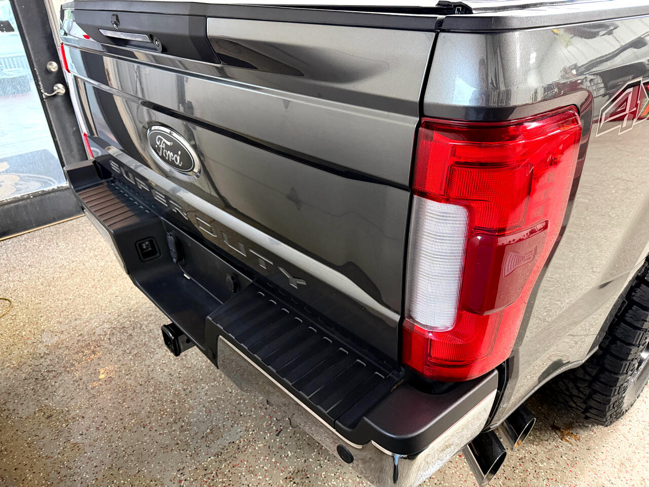 Ford F-250 SD Lariat Crew Cab Short Bed 4WD 2018