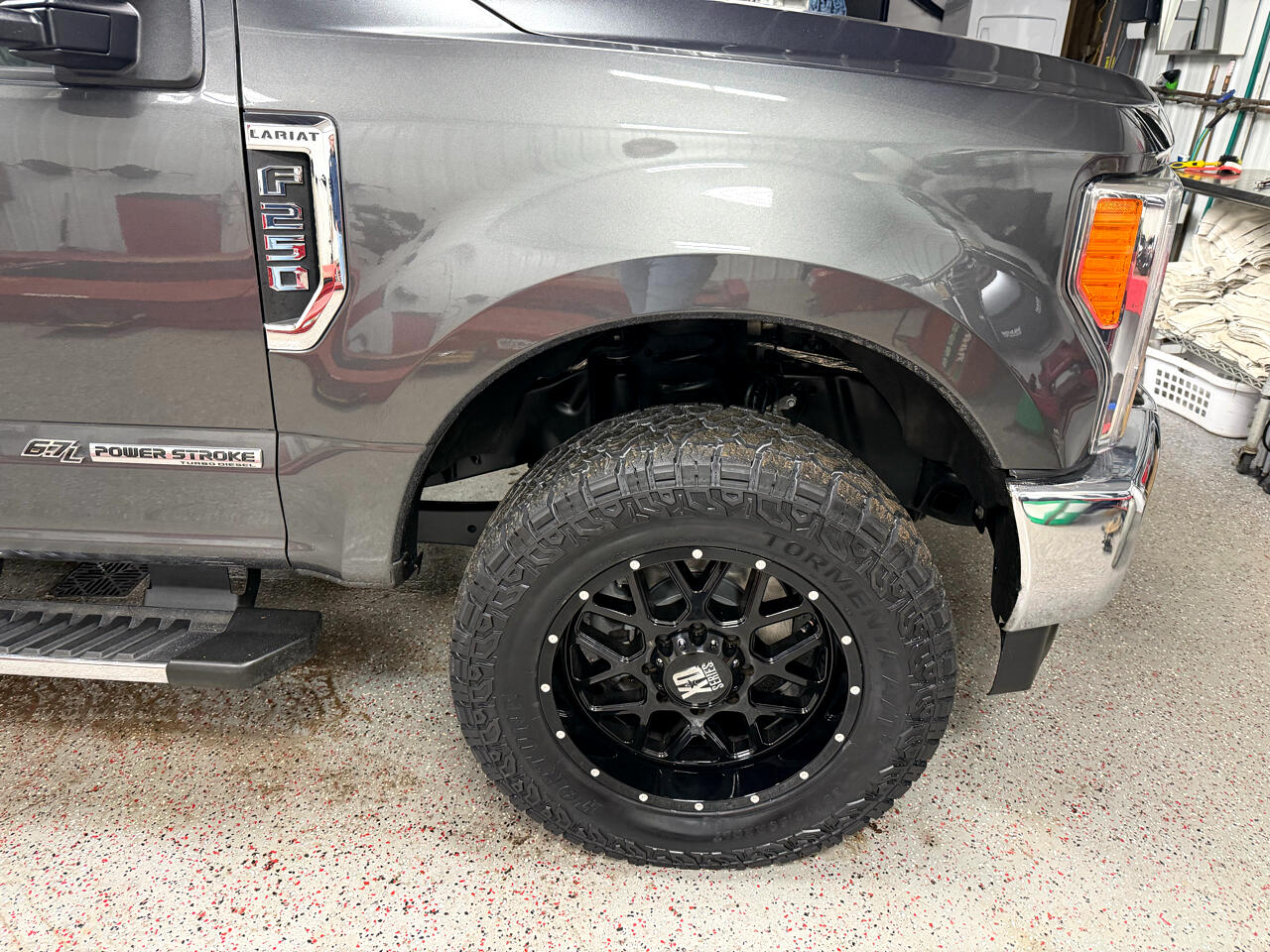 Ford F-250 SD Lariat Crew Cab Short Bed 4WD 2018