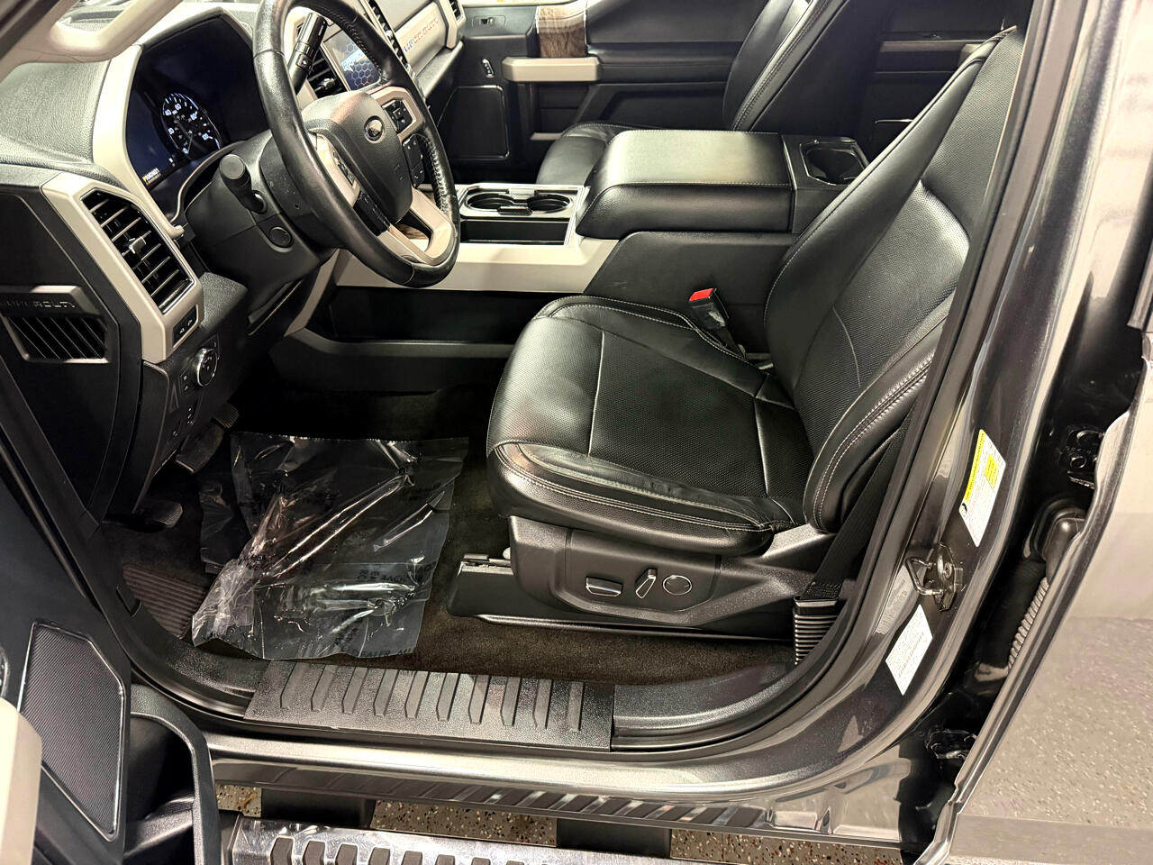 Ford F-250 SD Lariat Crew Cab Short Bed 4WD 2018