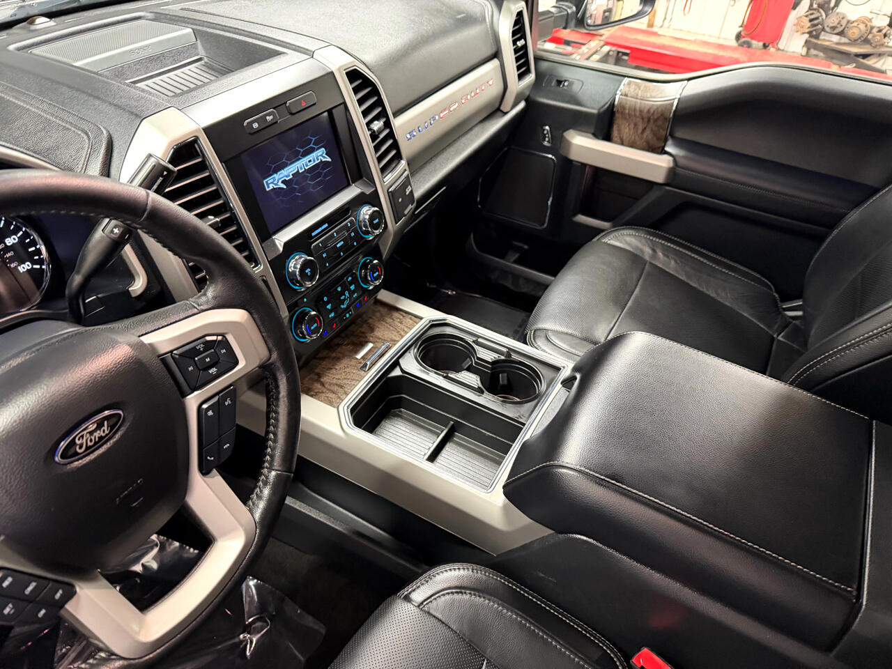 Ford F-250 SD Lariat Crew Cab Short Bed 4WD 2018