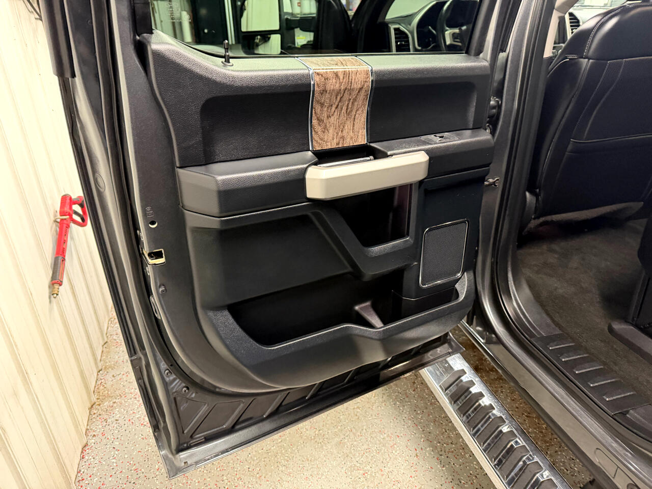 Ford F-250 SD Lariat Crew Cab Short Bed 4WD 2018