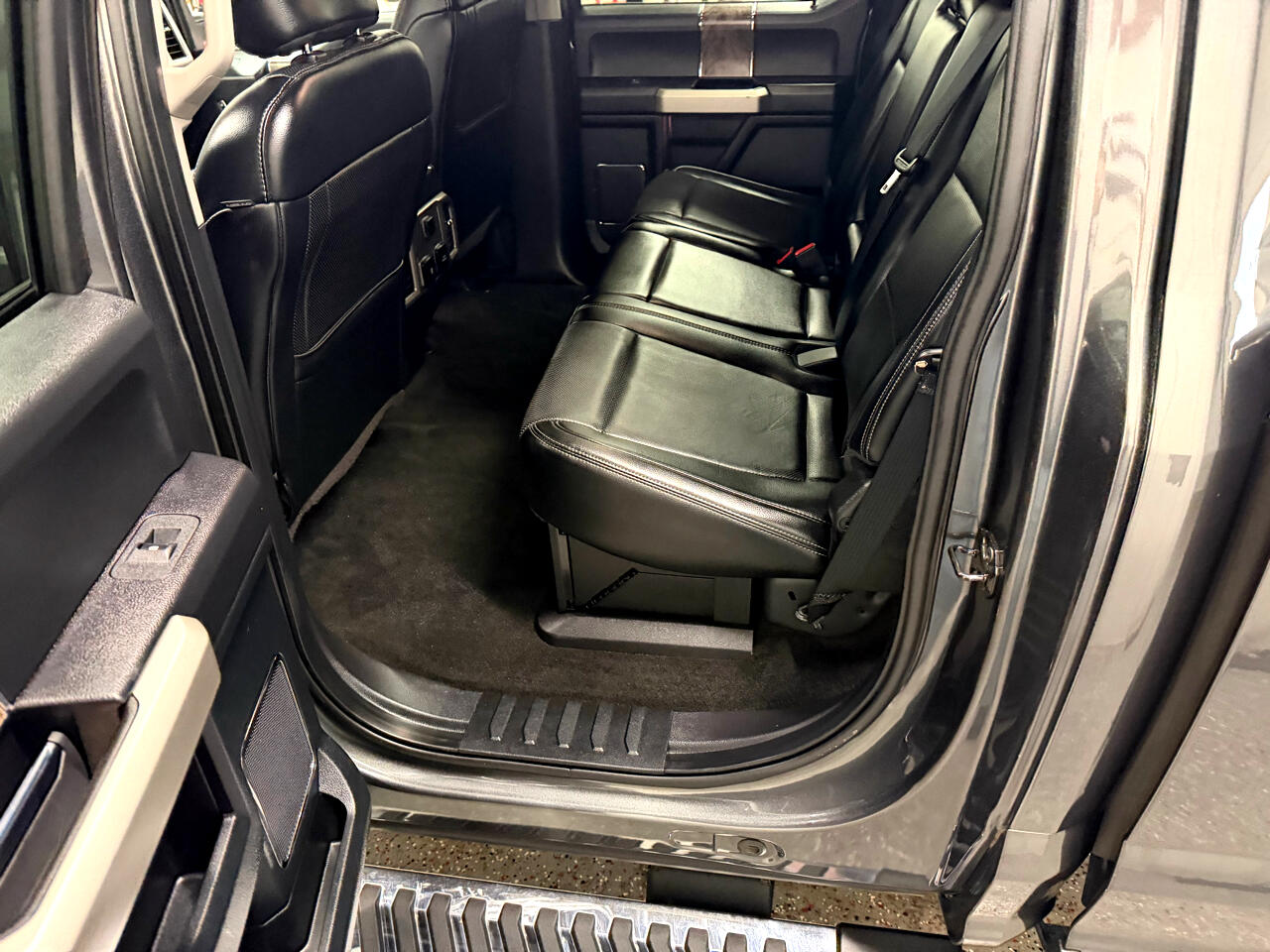 Ford F-250 SD Lariat Crew Cab Short Bed 4WD 2018