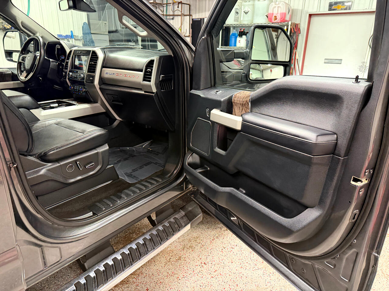 Ford F-250 SD Lariat Crew Cab Short Bed 4WD 2018