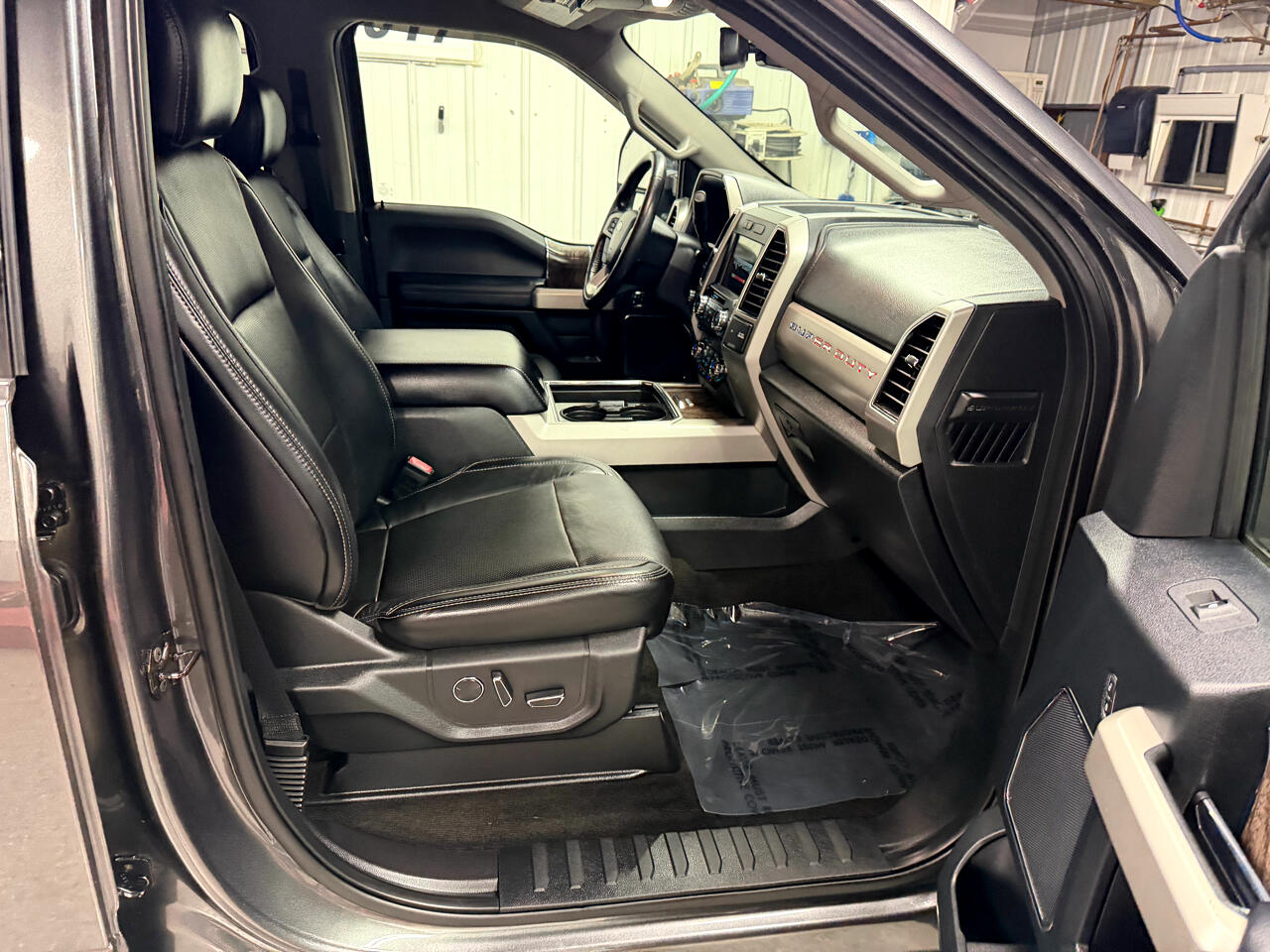 Ford F-250 SD Lariat Crew Cab Short Bed 4WD 2018