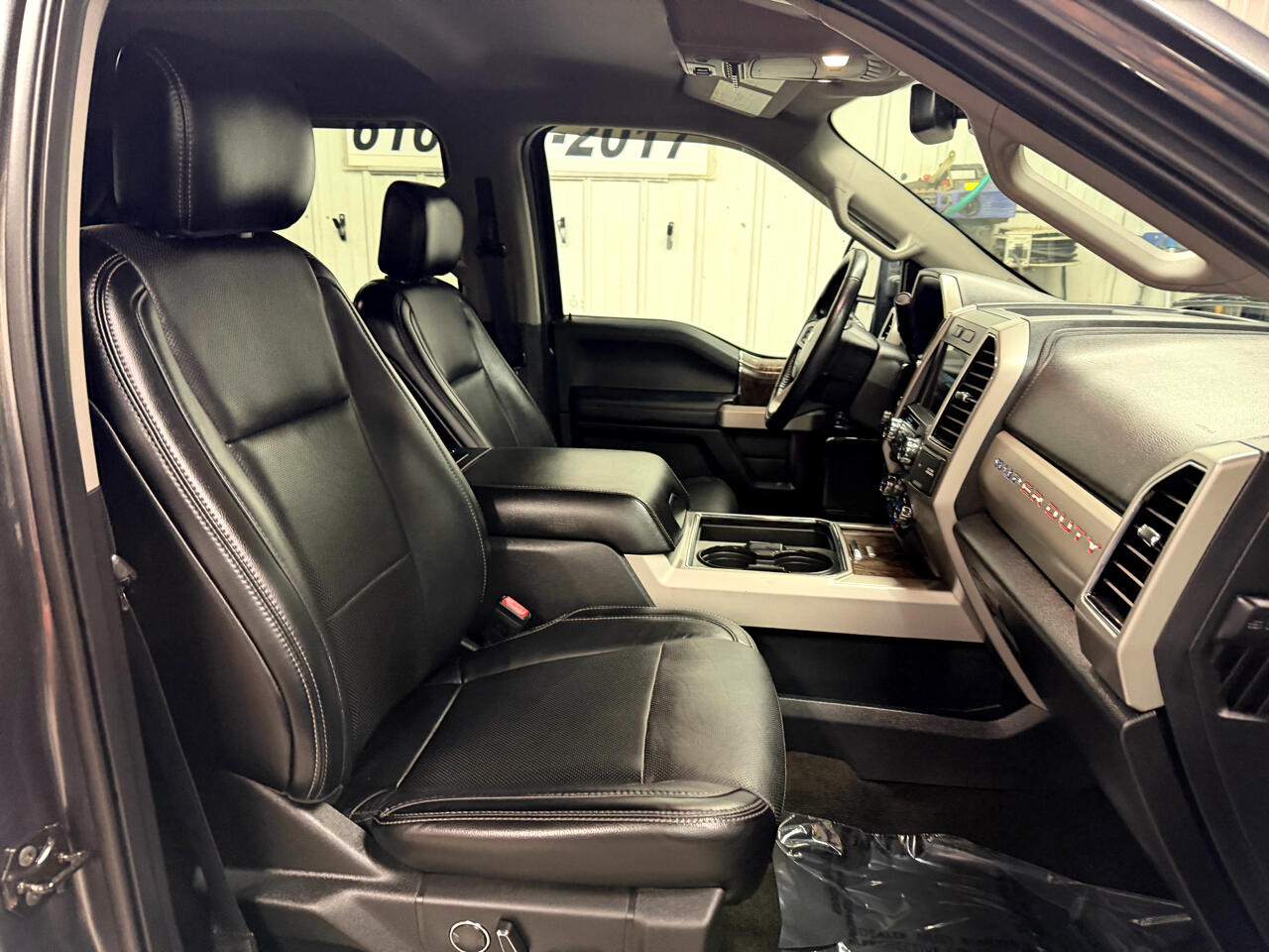 Ford F-250 SD Lariat Crew Cab Short Bed 4WD 2018