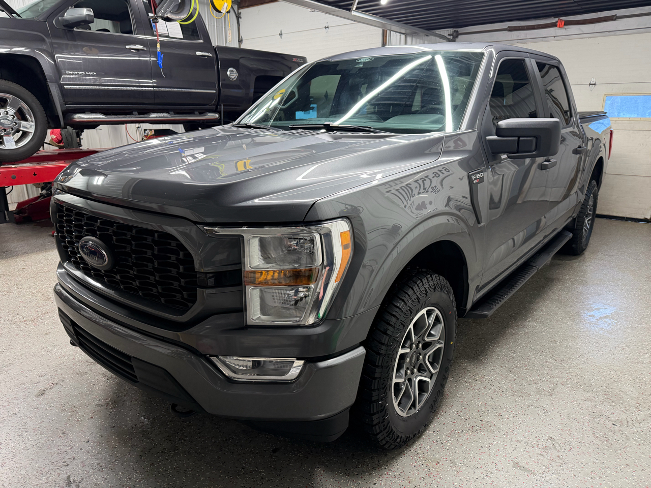 Ford F-150 4WD SuperCrew 145" STX 2021