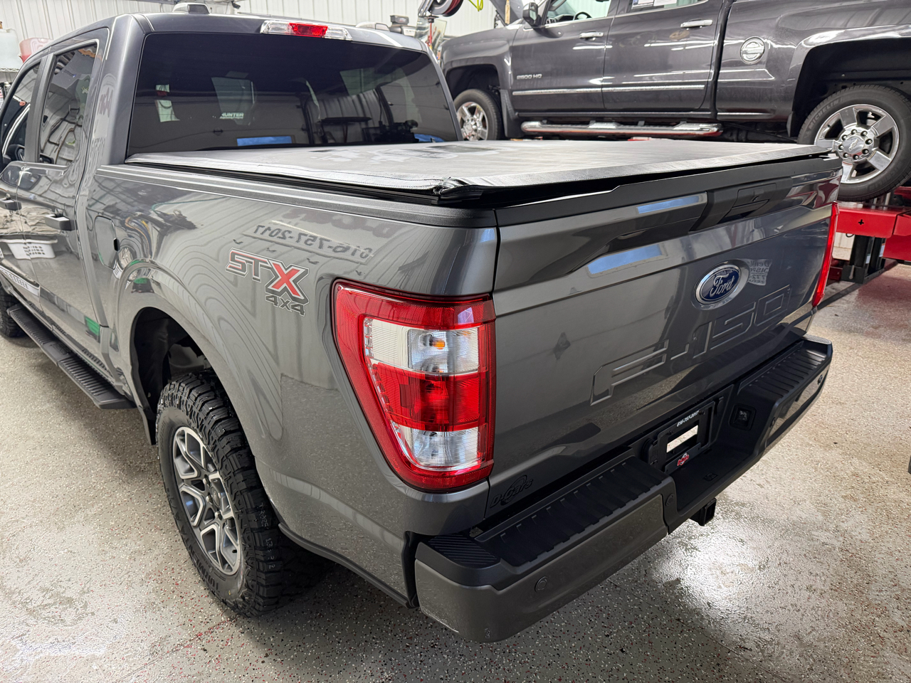Ford F-150 4WD SuperCrew 145" STX 2021