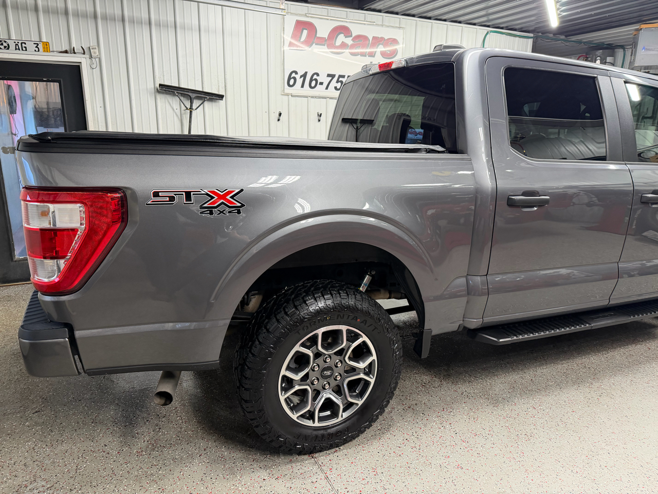 Ford F-150 4WD SuperCrew 145" STX 2021