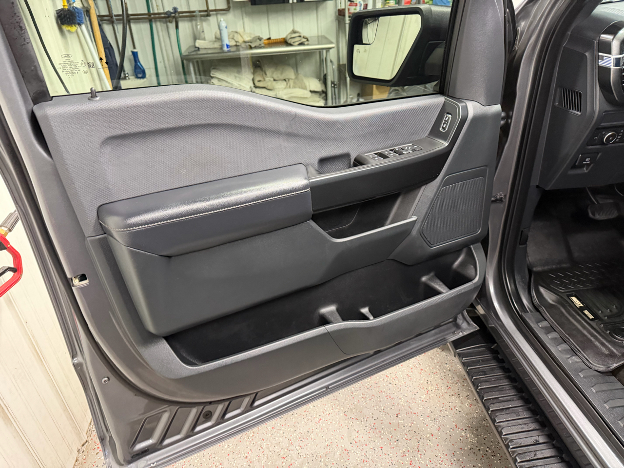 Ford F-150 4WD SuperCrew 145" STX 2021