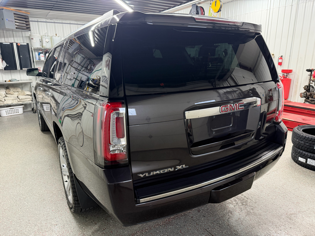 GMC Yukon XL Denali 4WD 2016