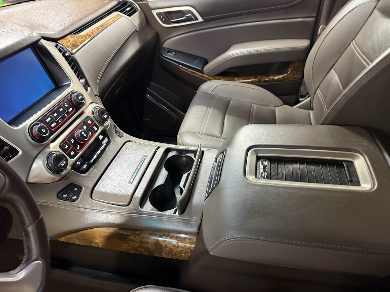 GMC Yukon XL Denali 4WD 2016